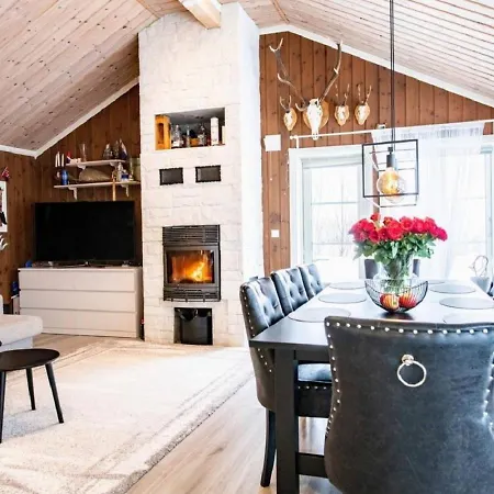 A Wonderful Estate Of Two For Seasons!