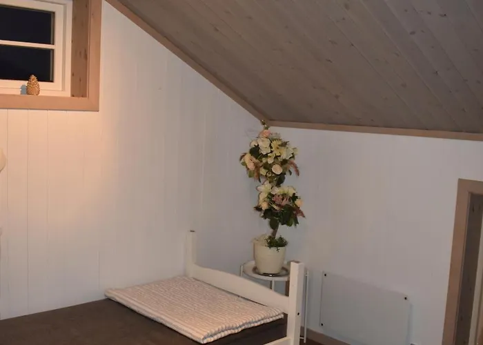 A Wonderful Estate Of Two For Seasons! Semesterbostad *