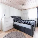 A Wonderful Estate Of Two For Seasons! Feriehus