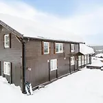 A Wonderful Estate Of Two For Seasons! Feriehus *